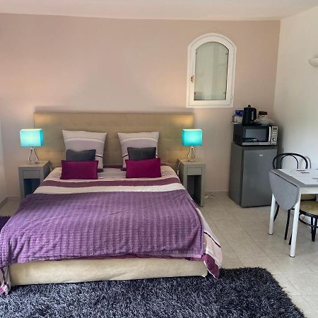 Chambre Spacieuse Independante Dans Villa Plus Parking Privee 르까네 외부 사진