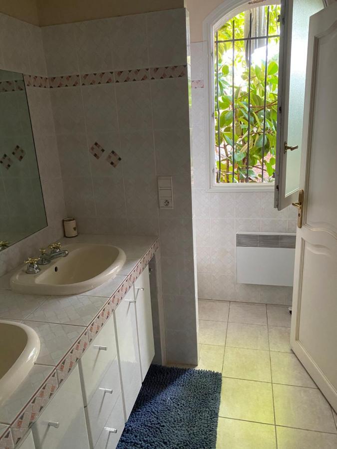 Chambre Spacieuse Independante Dans Villa Plus Parking Privee 르까네 외부 사진